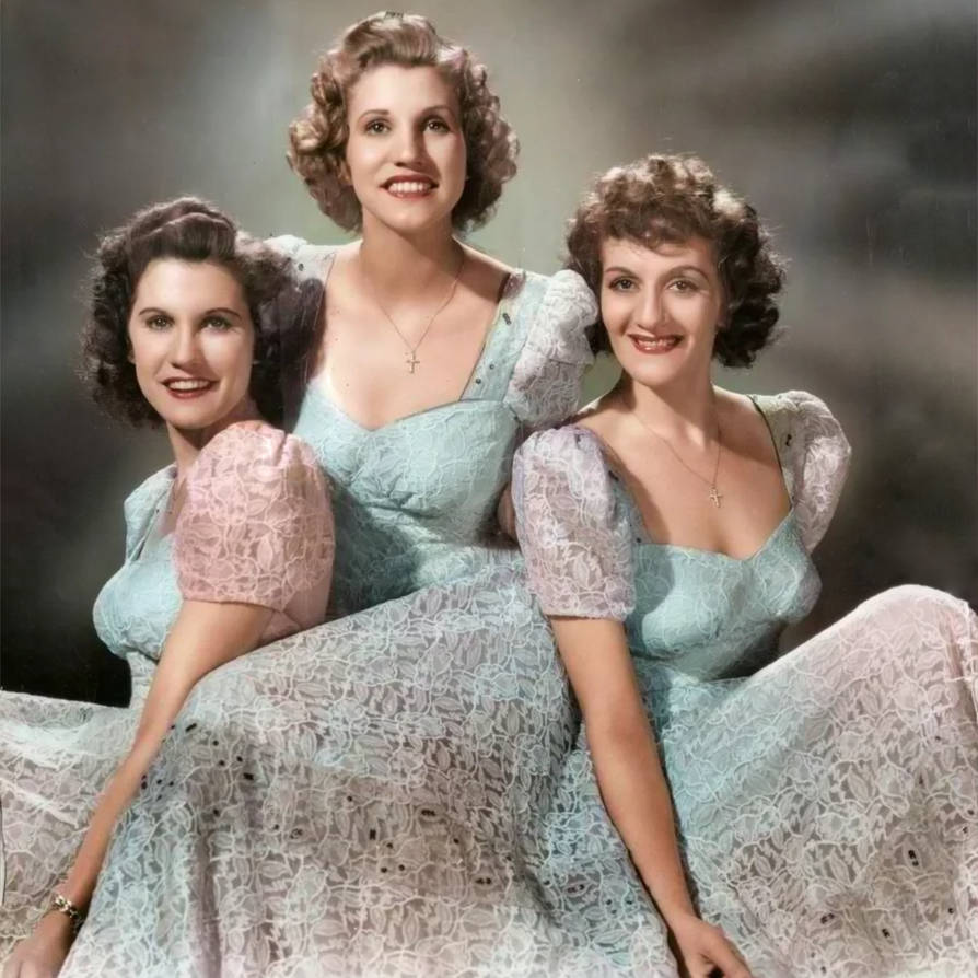 Andrew's sisters. The Andrews sisters. Максин Эндрюс. The Andrews sisters в старости.