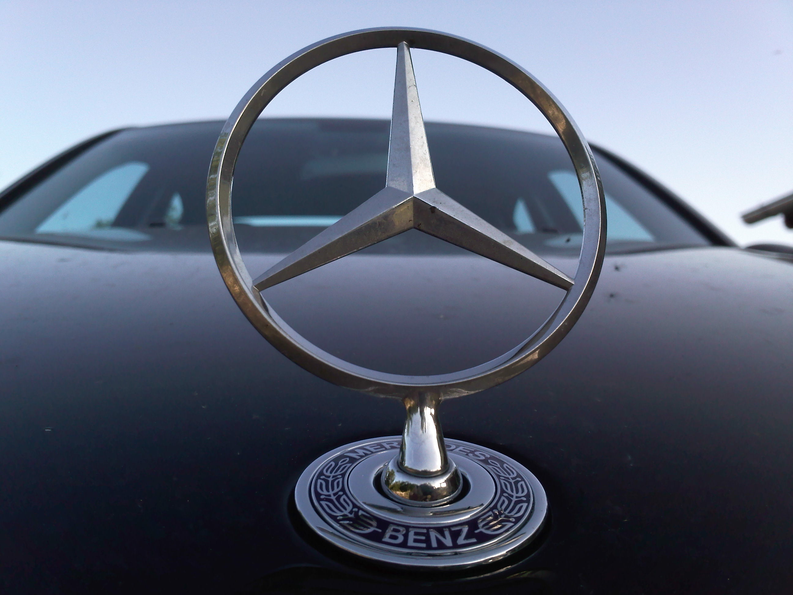 Mercedes-Benz значок