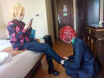 Doppo-kun tying my shoelaces