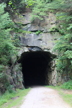 Tunnel 10 06 - Stock