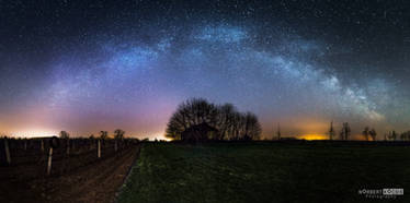 Who gets up early, finds Milky Way!