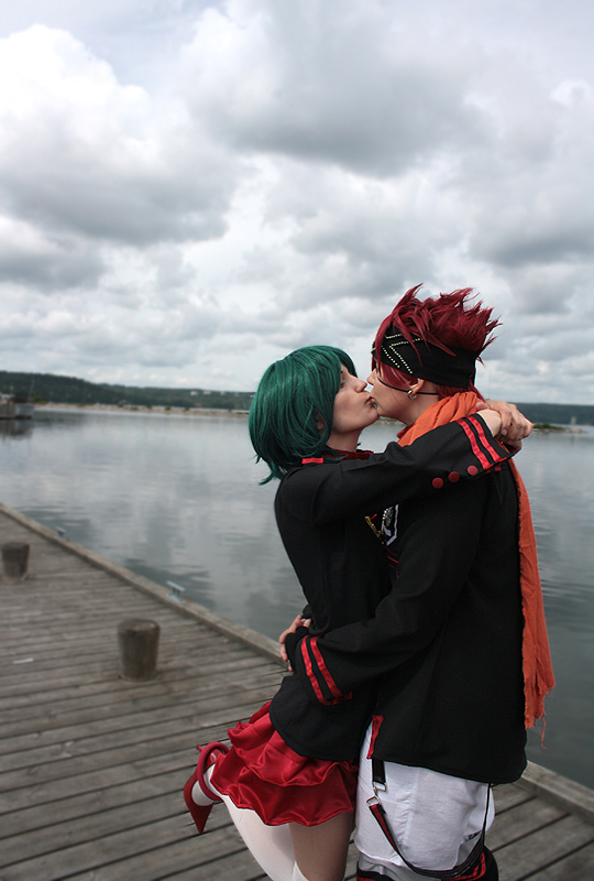 Kiss by the lake