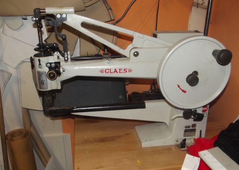 Big really big sewing maschine -