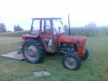 IMT 539 Deluxe Tractor 2