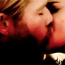 Thor and Jane kiss gif