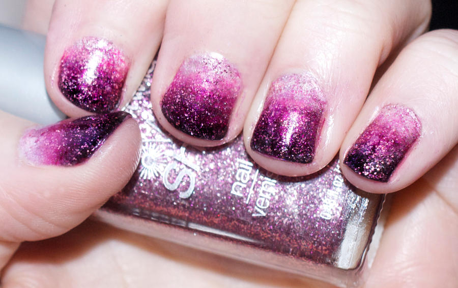 Valentine Gradient Nails by KatieAlves