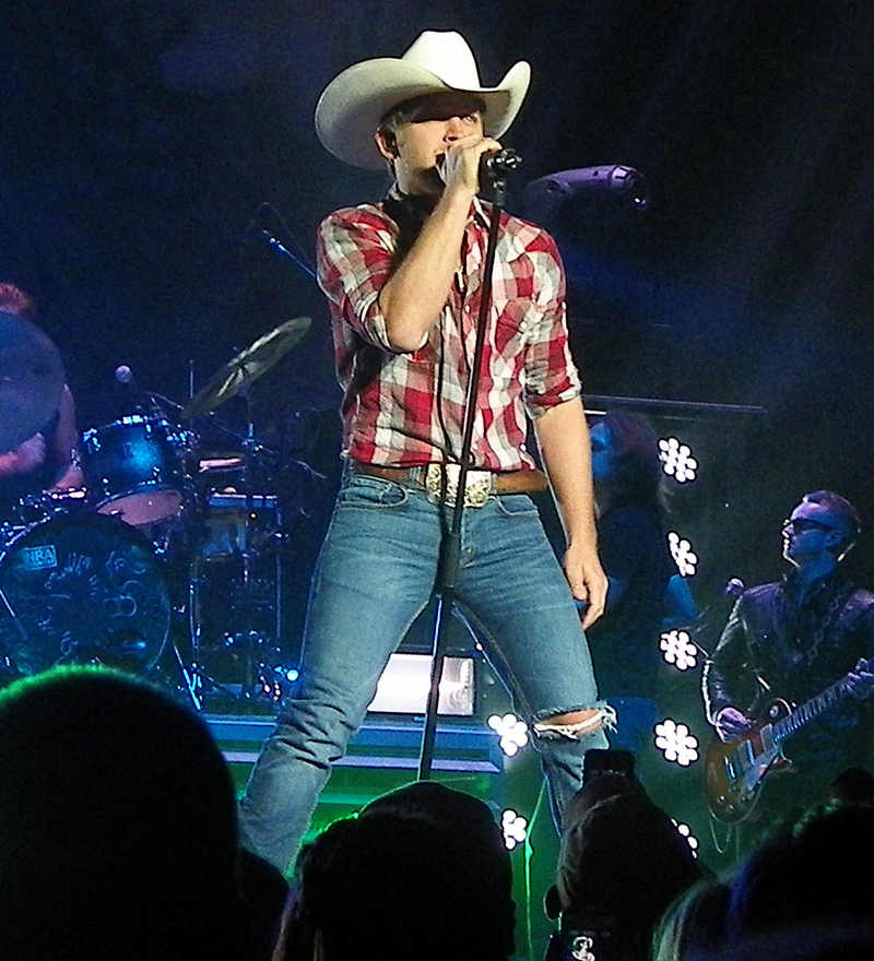 Justin Moore- Blood Sweat and Beers Tour