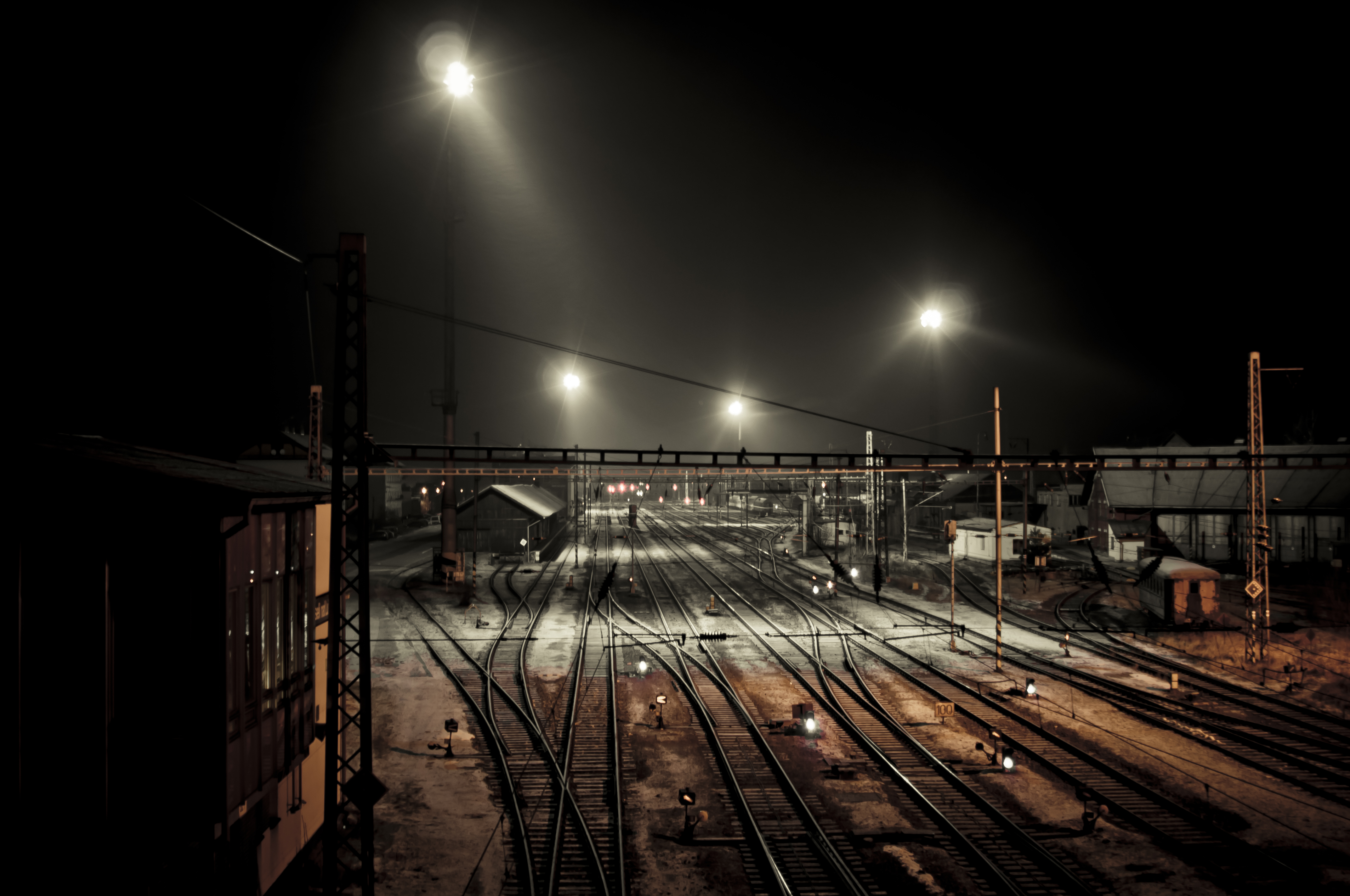 Busy and lonely: Trainstation