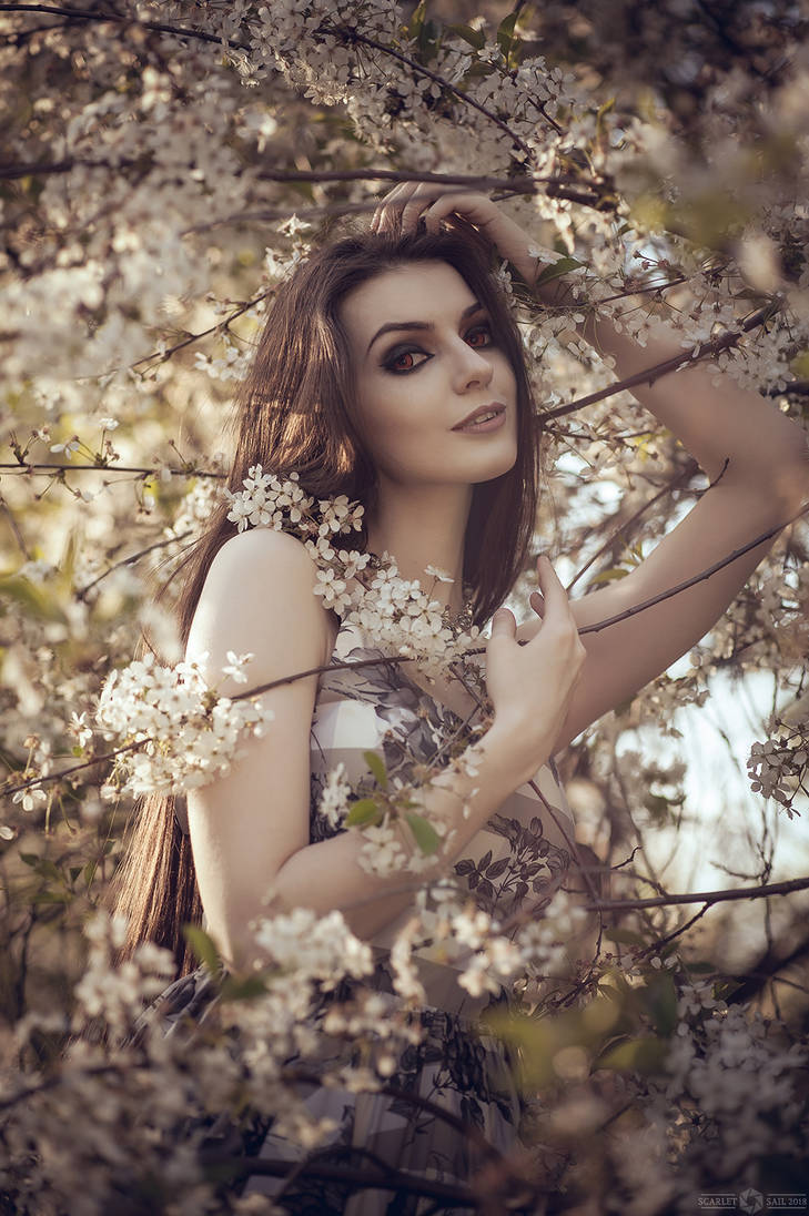In Bloom by Alice ~MightyRaccoon~ Spiegel by LetzteSchatten-stock