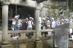 kids Kiyomizu Temple in Kyoto3