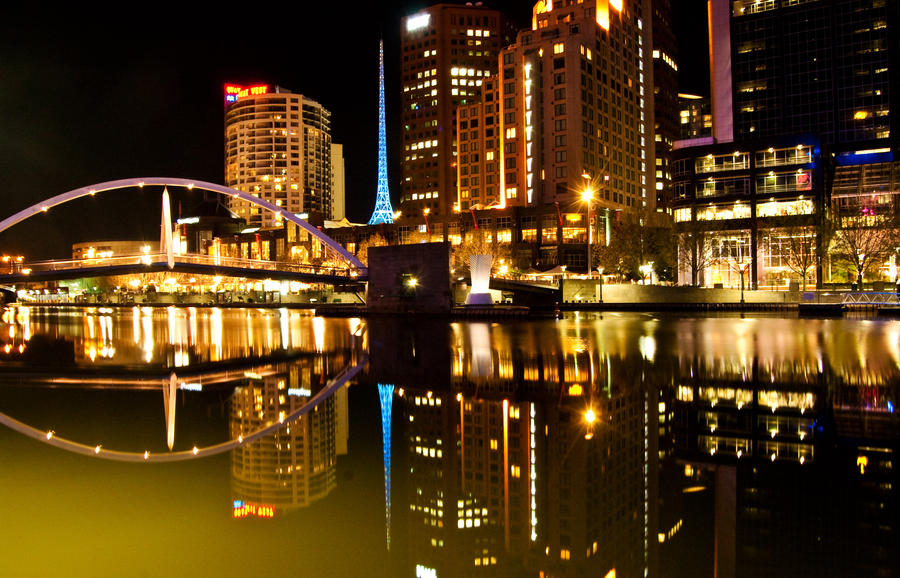 Night: Melbourne Yarra River