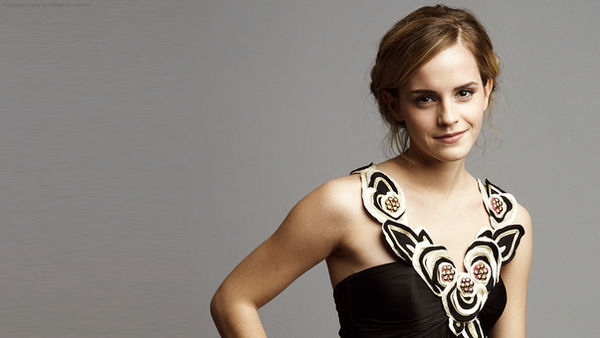 Emma Watson Wallpaper 15 By Rafaelgiovannini On Deviantart