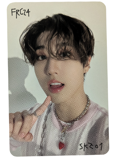 got this from my best friend ; she was hoping for a changbin pc when opening her changbin-edition maxident album ... but i got lucky instead hehe