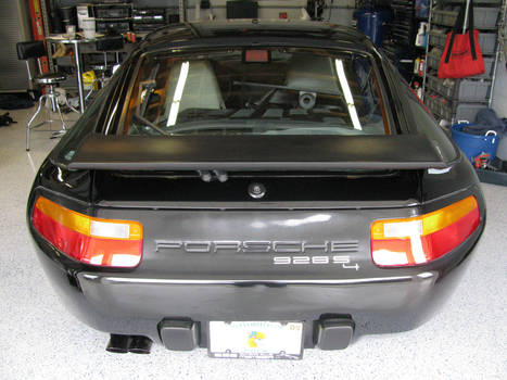 Black Porsche 928 rear