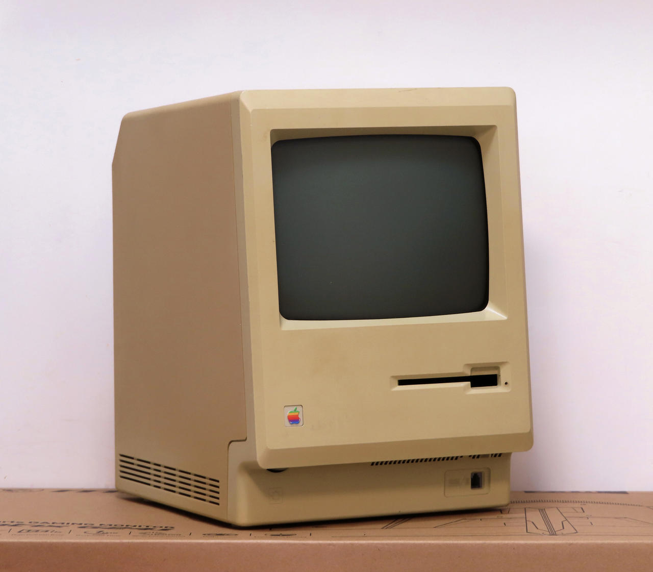 Apple Macintosh 512K by eric2b01 on DeviantArt