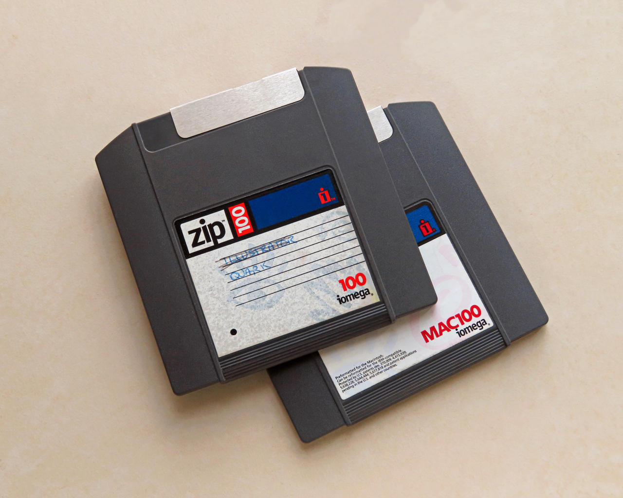 iomega Mac Zip disk by eric2b01 on DeviantArt
