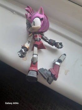 Rusty roses Leg snapped off when I move it to up