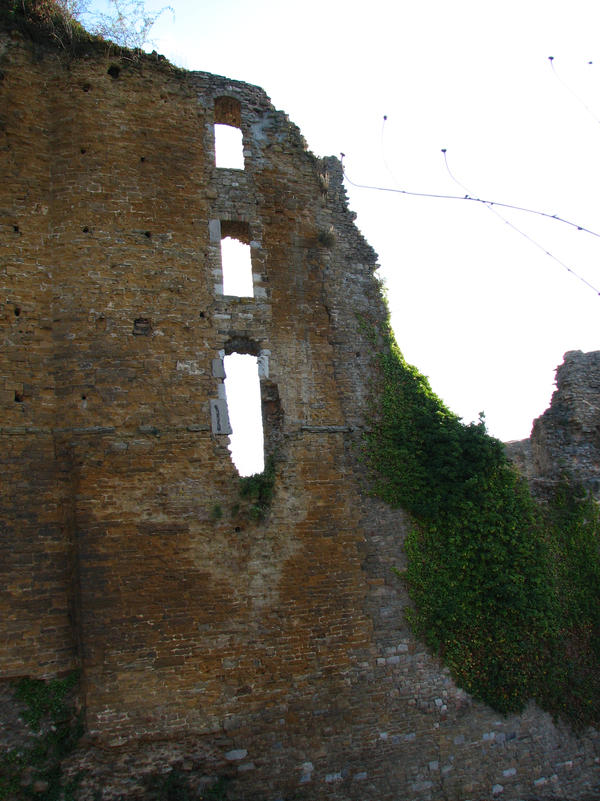 Castle wall 3 04-09-06