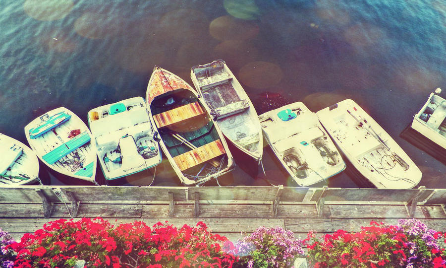 Water boats and the balcony