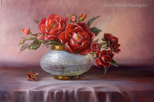 Roses in a pearl vase