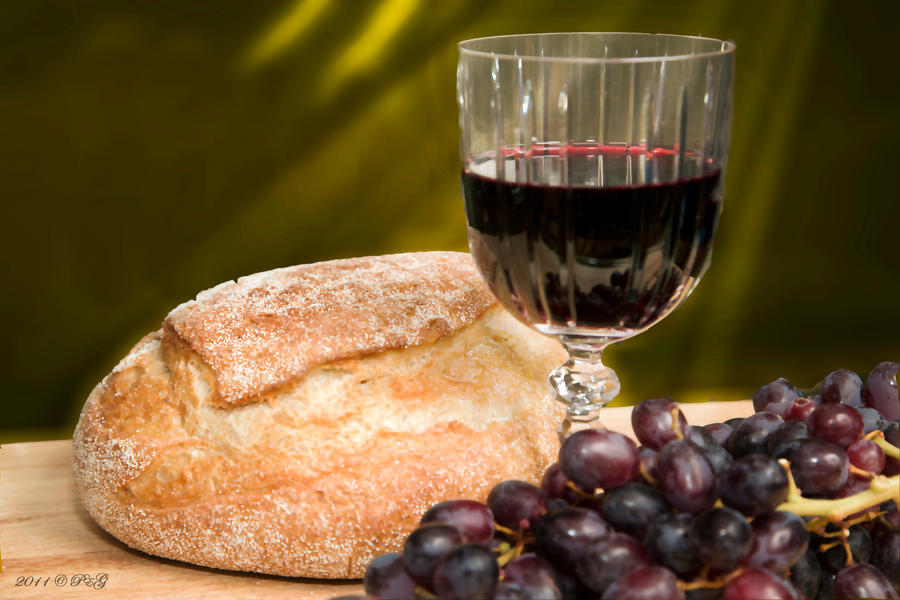 Чашу полную вина. Хлебопреломление вечеря Господня. Хлеб и вино. Хлеб вино виноград. Вино для Евхаристии.
