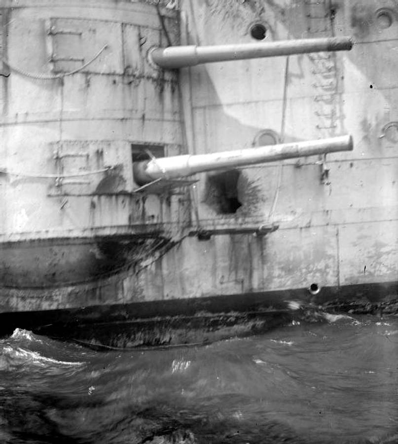 Battle of the Falklands HMS Kent Falklands damage 