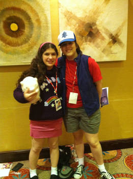 Dipper and Mabel cosplayers A-kon 25