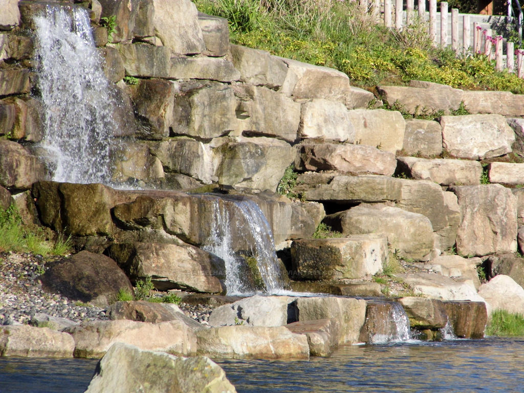 Dev D Water Splashing splashing waterfall by aimeehasgonecrazeee on DeviantArt