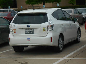 2014 Toyotaa Prius V by TR0LLHAMMEREN