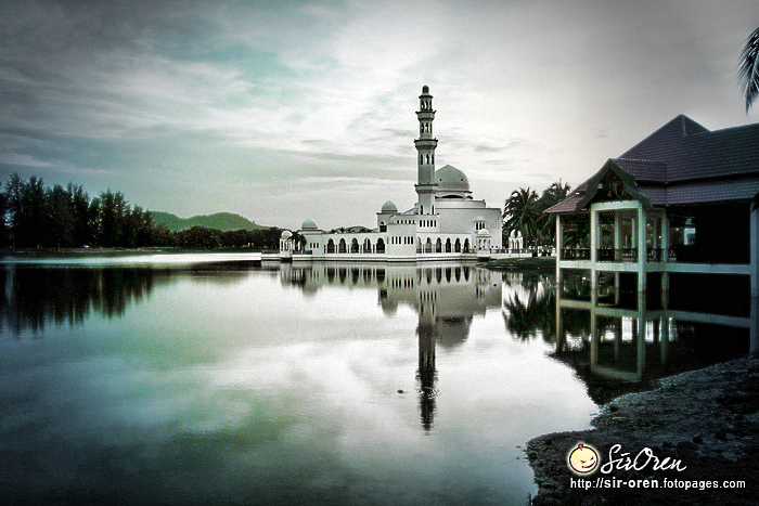 Masjid terapung terengganu