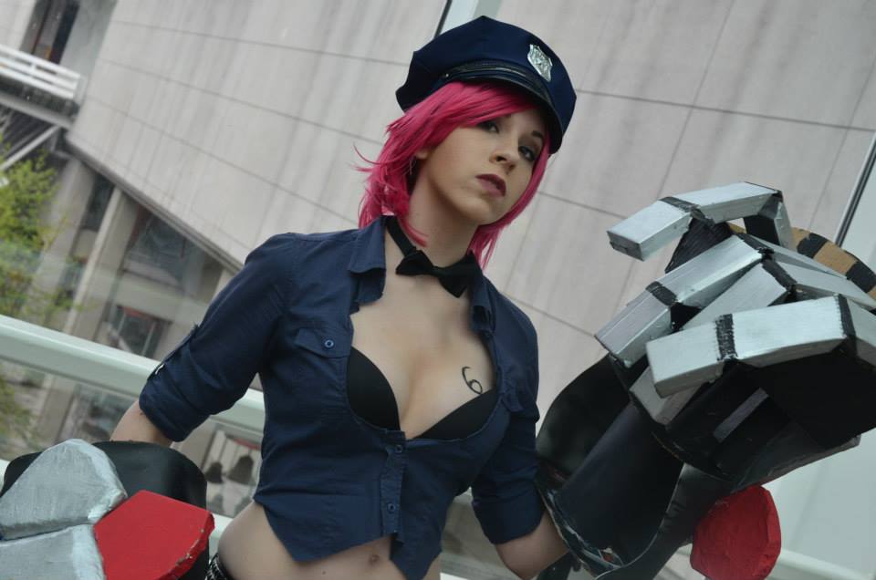 Officer Vi Cosplay Photo 2 by Miyakco on DeviantArt.