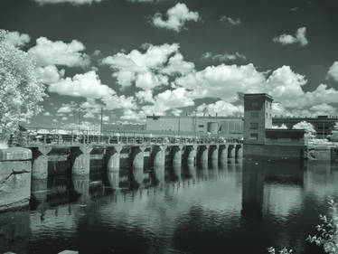 Welland Canel Dam 2 IR