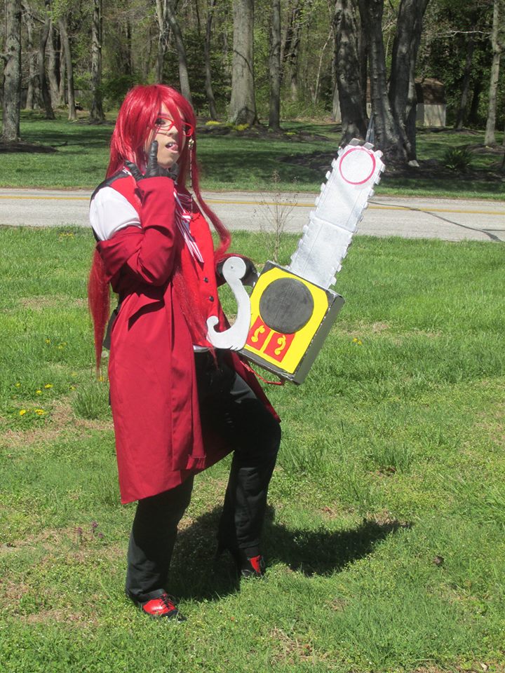 Grell Cosplay - Makeup - Chainsaw - Pose