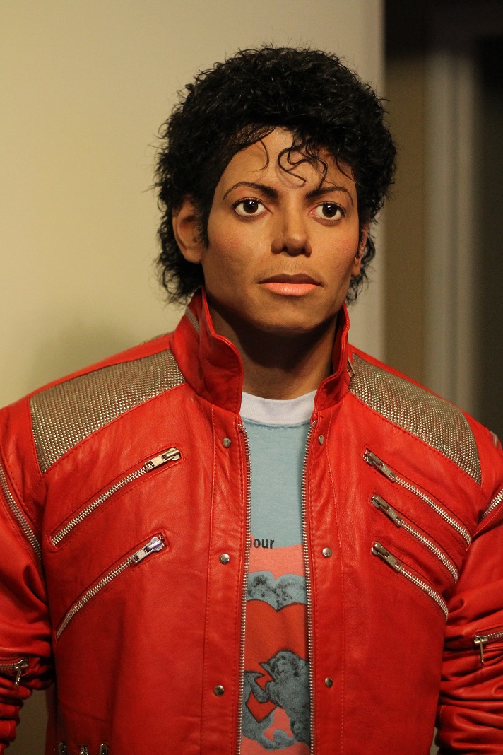 Michael Jackson Beat It torso display by godaiking