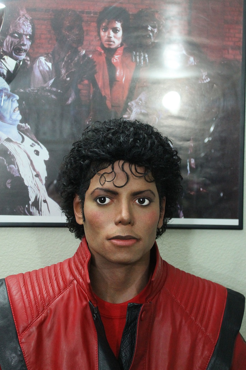 Mj Thriller lifesize statue...again...pic 2