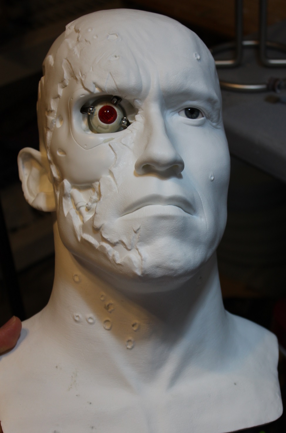 Terminator 2 Stage 5 Battle Damage 1/1 bust WIP!2