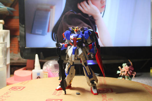 1/144 RG Zeta Gundam Custom