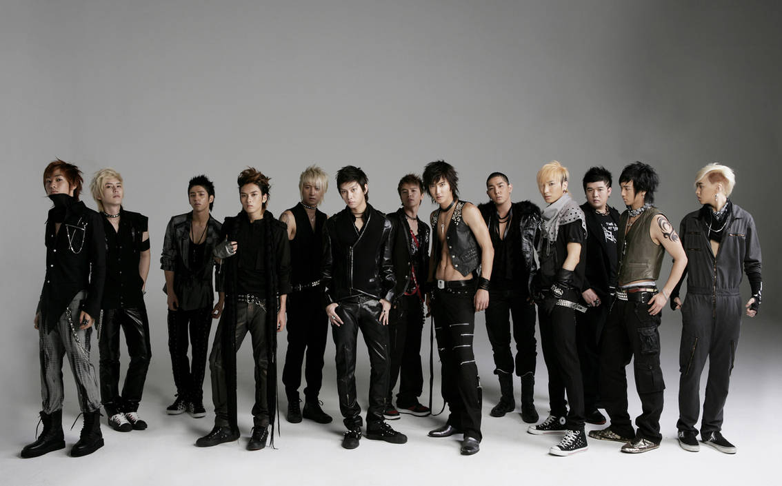 20 из 23 человек. Группа super Junior. Super Junior корейская группа. Super Junior 2005. Super Junior 2008.