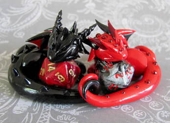 Sleeping Dice Dragon Couple