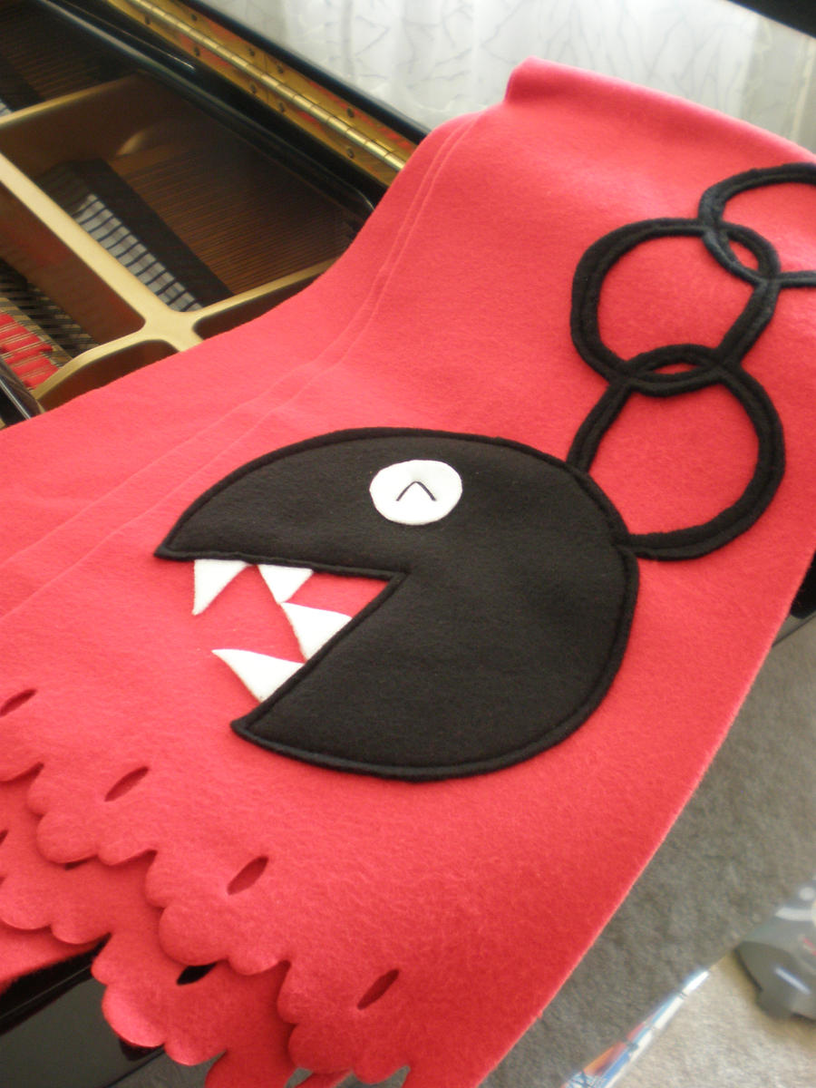 Red Chain Chomp Scarf