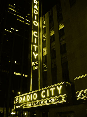 The Roots Live at Radio City