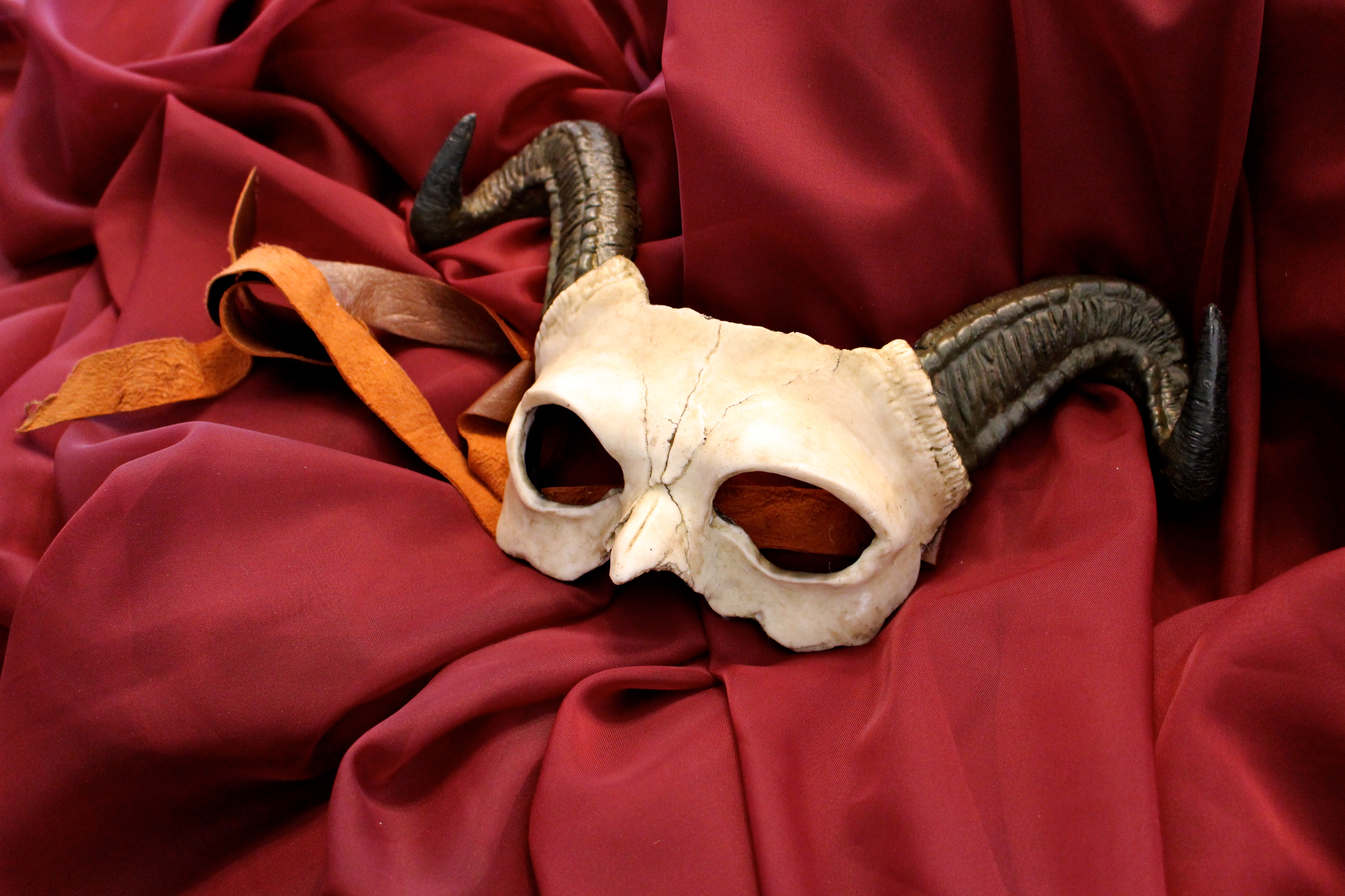 Resin Long Horned Demon Skull Mask