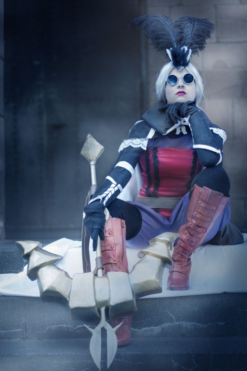 Aristocrat Vayne Cosplay