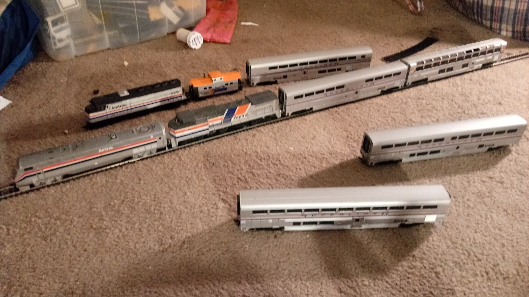 Ho scale amtrak 2024 superliner train set