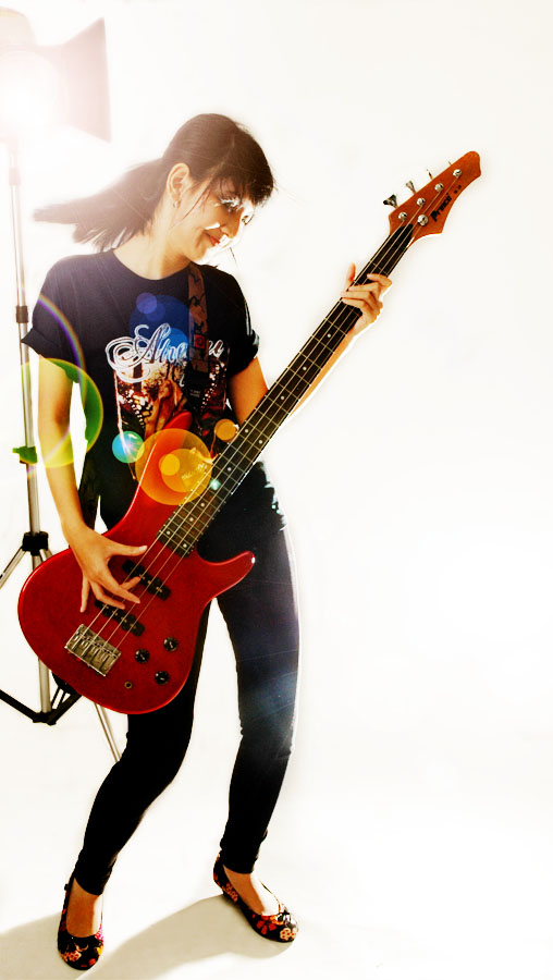 female rocker bassist