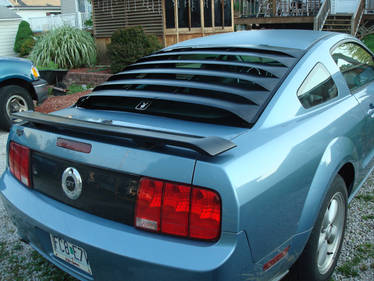 Rear window louvers on the 2007