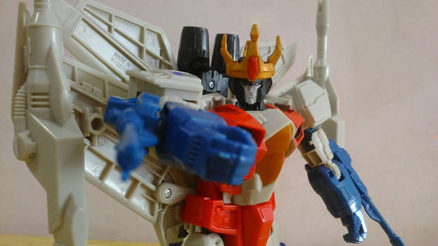 Bow down to your mighty leader, Starscream!