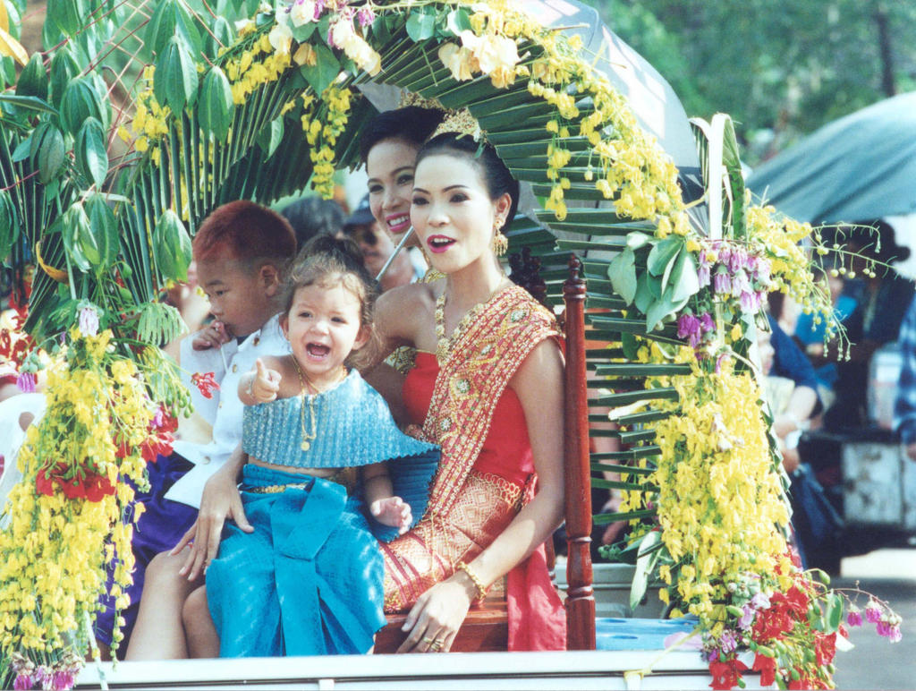 Songkran 2004 SekaParade6