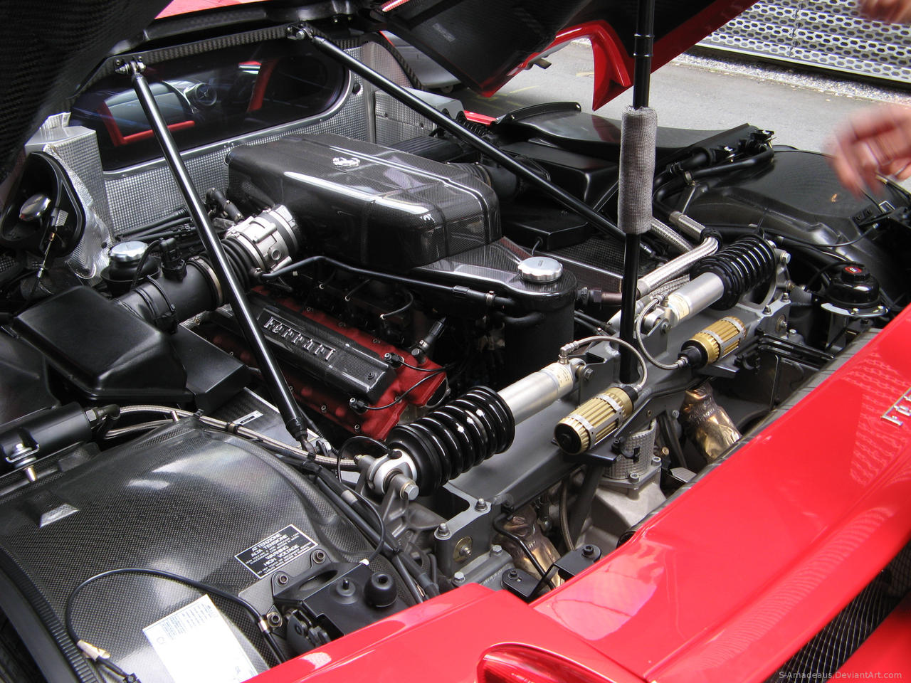 Ferrari Enzo engine view 1