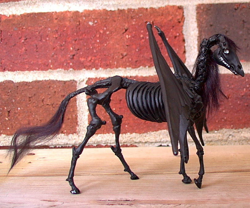 Uamhas - Thestral by ElkStarRanchArtwork